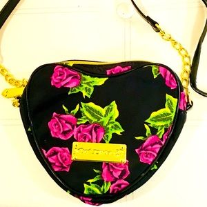 NWOT 💯% Authentic Betsey Johnson Heart Bag!